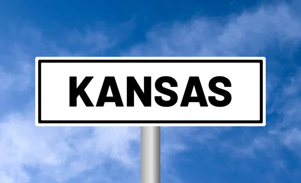 Kansas Cartello Stradale Sfondo Cielo Nuvoloso — Foto Stock
