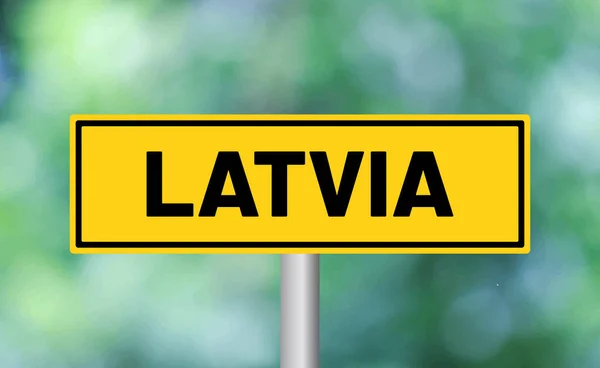 Lettland Verkehrsschild Auf Verschwommenem Hintergrund — Stockfoto