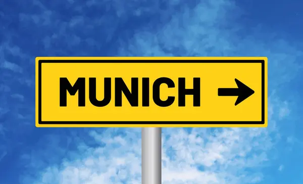 Munich Road Sign Blue Sky Background — Stock Photo, Image