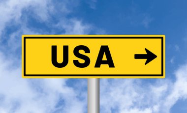 Gökyüzü arka planında Usa yol işareti