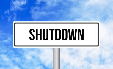 Gökyüzü arka planında kapatma işareti