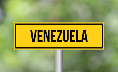 Bulanık arkaplanda Venezuela yol işareti