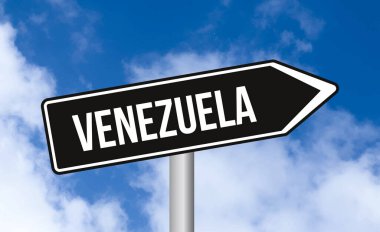 Gökyüzü arka planında Venezuela yol işareti