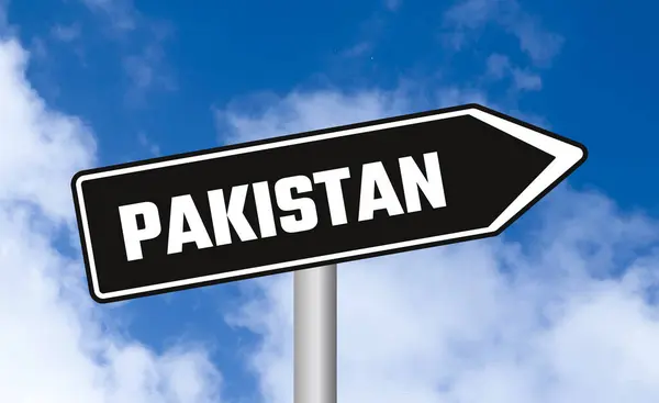 Πακιστάν Οδική Πινακίδα Στο Μπλε Φόντο Του Ουρανού — Φωτογραφία Αρχείου