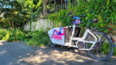 Urban Arrow Shorty Kargo Hattı. Elektrikli kargo bisikleti RadKULTUR. Günlük hayatta bisiklet entegrasyonu. Sağlık ve iklim koruma. 12 Ağustos 2024. Uberlingen, Almanya.