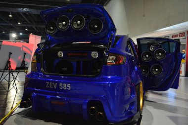 Pasay, PH-13 - Mazda 3 ses sistemi 13 Kasım 2021 'de Pasay, Filipinler' de Manila Otomobil Salonu 'nda kuruldu. Manila Auto Salon, Filipinler 'de her yıl düzenlenen bir pazar sonrası araba fuarıdır..