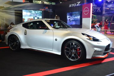 Pasay, PH-13 - Nissan 370 Z Manila Otomobil Salonu 'nda 13 Kasım 2021, Pasay, Filipinler. Manila Auto Salon, Filipinler 'de her yıl düzenlenen bir pazar sonrası araba fuarıdır..