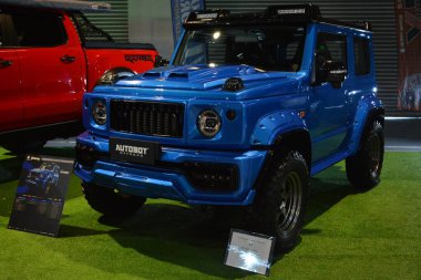 Pasay, PH-13 - 13 Kasım 2021 tarihinde Filipinler, Pasay 'da Manila Oto Salonu' nda Suzuki Jimny. Manila Auto Salon, Filipinler 'de her yıl düzenlenen bir pazar sonrası araba fuarıdır..