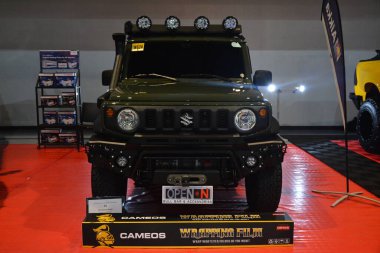 Pasay, PH-13 - 13 Kasım 2019 tarihinde Filipinler, Pasay 'da Manila Oto Salonu' nda Suzuki Jimny. Manila Auto Salon, Filipinler 'de her yıl düzenlenen bir pazar sonrası araba fuarıdır..