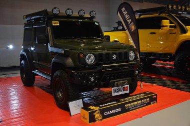 Pasay, PH-13 - 13 Kasım 2019 tarihinde Filipinler, Pasay 'da Manila Oto Salonu' nda Suzuki Jimny. Manila Auto Salon, Filipinler 'de her yıl düzenlenen bir pazar sonrası araba fuarıdır..