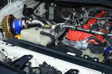 QUEZON CITY, PH - NOV 27 - Toyota Innova araba motoru Element Tricks araba fuarında 27 Kasım 2021, Quezon City, Filipinler. Element Tricks, Filipinler 'de düzenlenen bir otomobil fuarıdır..