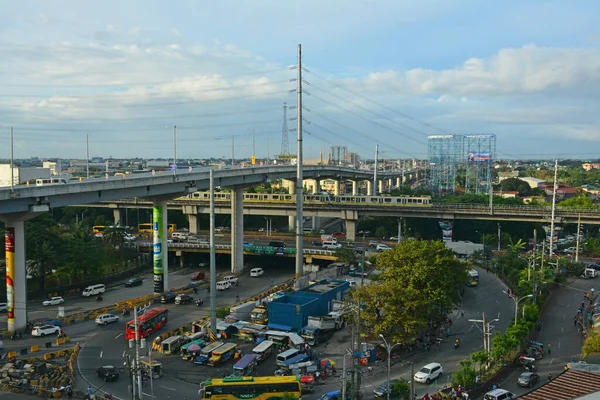 Quezon City Nov Kasım 2021 Quezon City Filipinler Binalar Yollarla — Stok fotoğraf