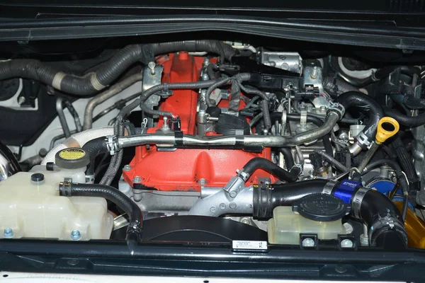 Quezon City Nov 토요타 Innova Car Engine Element Tricks Car — 스톡 사진