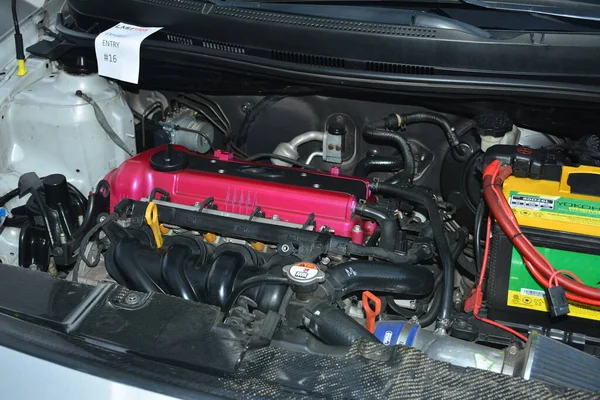 Quezon City Nov Hyundai Elantra Car Engine Element Tricks Car — Fotografia de Stock