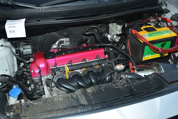Quezon City Nov Hyundai Elantra Car Engine Element Tricks Car — Foto de Stock