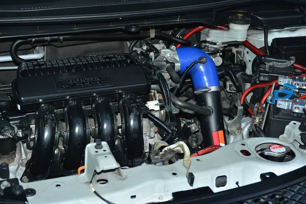 Quezon City Nov Honda Jazz Car Engine Element Tricks Car — Foto de Stock