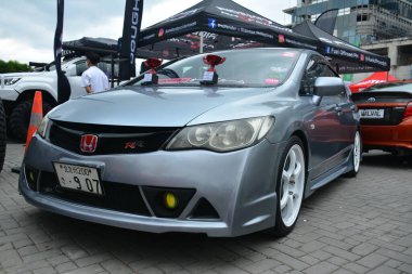 Pasay, PH-12 - Honda Civic Bumper 'dan Bumper' a 16 araba fuarı 12 Aralık 2021 'de Pasay, Filipinler' de. Bumper to Bumper, tüm yıl boyunca Filipinler 'de düzenlenen bir otomobil fuarıdır..