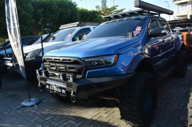 Pasay, PH-DEC 12 - Ford Ranger 12 Aralık 2021 'de Filipinler' in Pasay kentinde Bumper 'dan Bumper' a 16 araba fuarında görüldü. Bumper to Bumper, tüm yıl boyunca Filipinler 'de düzenlenen bir otomobil fuarıdır..