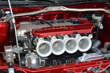 Pasay, PH-12 - Bumper 'da Toyota corolla motoru 12 Aralık 2021' de Pasay, Filipinler 'de Bumper' dan Bumper 16 araba fuarına. Bumper to Bumper, tüm yıl boyunca Filipinler 'de düzenlenen bir otomobil fuarıdır..