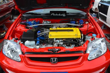 Pasay, PH-12 - Honda civic engine at Bumper to Bumper 16 car show on 12 Aralık 2021, Pasay, Filipinler. Bumper to Bumper, tüm yıl boyunca Filipinler 'de düzenlenen bir otomobil fuarıdır..