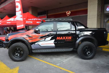 MANILA, PH-23 Ford Ranger, 23 Aralık 2021 'de Manila, Filipinler' de Bumper 'dan Bumper to Bumper araba fuarına gitti. Bumper to Bumper, Filipinler 'de düzenlenen bir otomobil fuarıdır..