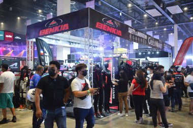 Pasay, PH - 26 Mart 2022 'de Filipinler' deki Inside Racing Motorshow 'da Benkia standı. İçerideki Yarış, her yıl Filipinler 'de yapılan bir otomobil fuarıdır..