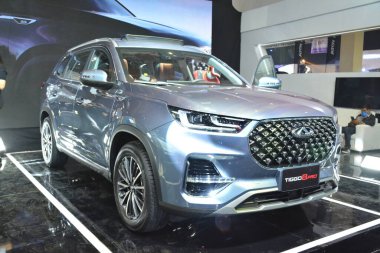 PASAY, PH - APR. 10 - Chery Tiggo 8 pro SUv Manila Uluslararası Otomobil Fuarı 'nda 10 Nisan 2022 tarihinde Pasay, Filipinler' de. Manila International Auto Show, Filipinler 'de düzenlenen yıllık otomobil fuarıdır..