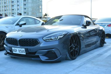 SAN JUAN, PH - APR 23 - Zoom 'daki Bmw z4 23 Nisan 2022' de San Juan, Filipinler 'de araba buluşması. Zoom Meet, Filipinler 'de düzenlenen yıllık bir otomobil fuarıdır..