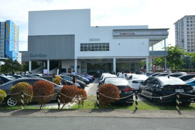 PARANAQUE, PH - 21 Mayıs - 21 Mayıs - Honda City Beyond city, 21 Mayıs 2022 tarihinde Pasay, Filipinler 'de buluşuyor. Şehir sınırlarının ötesinde Filipinler 'de düzenlenen bir Honda şehir otomobil yarışması var..