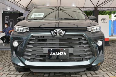 Pasay, PH - 28 Mayıs - Toyota avanza 28 Mayıs 2022 tarihinde Pasay, Filipinler 'de Autofest test sürüşünde. Autofest, Filipinler 'in Pasay kentinde düzenlenen bir test sürüşü etkinliğidir..