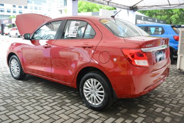Pasay, PH - 28 Mayıs - Suzuki dzire 28 Mayıs 2022 tarihinde Pasay, Filipinler 'de Autofest test sürüşünde. Autofest, Filipinler 'in Pasay kentinde düzenlenen bir test sürüşü etkinliğidir..