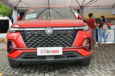 Pasay, PH - 28 Mayıs - Changan otomobil CSS35 artı SUv 28 Mayıs 2022 tarihinde Pasay, Filipinler 'de Autofest test sürüşünde. Autofest, Filipinler 'in Pasay kentinde düzenlenen bir test sürüşü etkinliğidir..