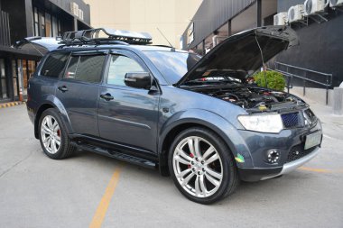 RIZAL, PH - 2 Temmuz - Mitsubishi montero sporu 2 Temmuz 2022 tarihinde Cainta, Rizal, Filipinler 'de. Wild Rdes, Filipinler 'de düzenlenen bir otomobil fuarıdır..