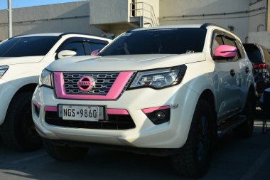 Nissan Elites 'te 26 Mart 2023' te, Paranaque, Filipinler 'de Nissan Terra Suv' da. Nissan Elites, Filipinler 'de bir otomobil kulübü..