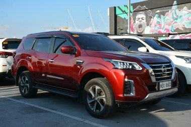 Nissan Elites 'te 26 Mart 2023' te, Paranaque, Filipinler 'de Nissan Terra Suv' da. Nissan Elites, Filipinler 'de bir otomobil kulübü..