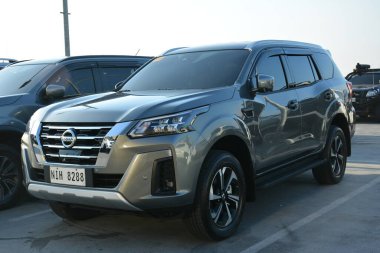 Nissan Elites 'te 26 Mart 2023' te, Paranaque, Filipinler 'de Nissan Terra Suv' da. Nissan Elites, Filipinler 'de bir otomobil kulübü..