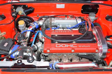 SAN JUAN, PH - 26 Şubat - Mitsubishi Lancer motoru 26 Şubat 2023 tarihinde San Juan, Filipinler 'de bir araya geldi. Doğu Yakası Kolektifi Filipinler 'de bir araba buluşması düzenliyor..