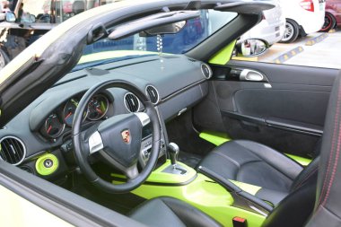 SAN JUAN, PH - FEB 26 - Porsche Boxster kontrol paneli 26 Şubat 2023 tarihinde San Juan, Filipinler 'de buluşuyor. Doğu Yakası Kolektifi Filipinler 'de bir araba buluşması düzenliyor..