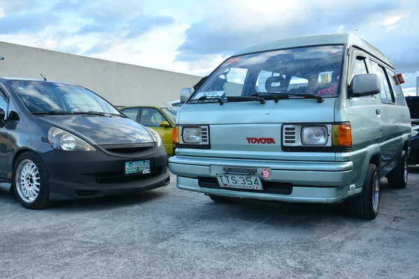 圣胡安 Feb 2023年2月26日 丰田礼品车在菲律宾圣胡安举行了东侧集体汽车会议 东侧集体是在菲律宾举行的一场汽车运动会 — 图库照片