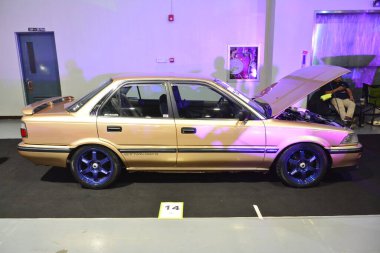 Pasay, PH - MAR 4 - Toyota corolla JDM Metro araba fuarında 4 Mart 2023 tarihinde Pasay, Filipinler 'de. JDM Underground, Filipinler 'de düzenlenen bir otomobil fuarıdır..