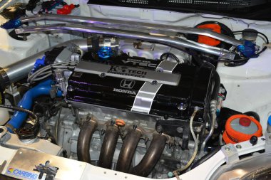 Pasay, PH - MAR 4 - Honda Civic engine at JDM Underground car show, 4 Mart 2023, Pasay, Filipinler. JDM Underground, Filipinler 'de düzenlenen bir otomobil fuarıdır..