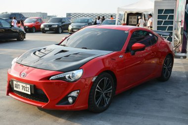 PARANAQUE, PH - MAR 12 - Sneaky Mods 'un arabasında Toyota 86 12 Mart 2023' te Paranaque, Filipinler 'de buluşuyor. Sneaky Mods, Filipinler 'de bir araba yarışması..