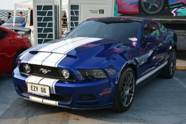 PARANAQUE, PH - MAR 12 - Sneaky mods arabasında Ford Mustang 12 Mart 2023 'te Paranaque, Filipinler' de buluştu. Sneaky Mods, Filipinler 'de bir araba yarışması..