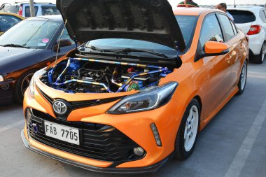 PARANAQUE, PH - MAR 12 - Sneaky Mods 'un arabasında Toyota vios 12 Mart 2023' te Paranaque, Filipinler 'de buluşuyor. Sneaky Mods, Filipinler 'de bir araba yarışması..