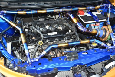 Paranak, PH - MAR 12 - Sneaky Mods 'un arabasında Toyota vios motoru 12 Mart 2023' te Paranaque, Filipinler 'de buluşuyor. Sneaky Mods, Filipinler 'de bir araba yarışması..