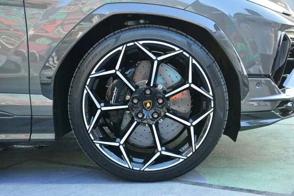 Paranaque Mar Lamborghini Urus Suv Wheel Sneaky Mods Car Ontmoeten — Stockfoto