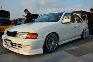 PARANAQUE, PH - MAR 18 - Nissan cefiro Veloce arabasında 18 Mart 2023 'te Paranaque, Filipinler' de buluştu. Veloce, Filipinler 'de bir otomobil kulübü..