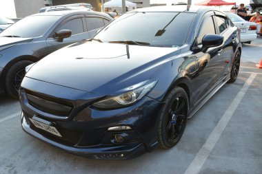 PARANAQUE, PH - MAR 18 - Mazda 3 Veloce arabasında 18 Mart 2023 'te Paranaque, Filipinler' de buluşacak. Veloce, Filipinler 'de bir otomobil kulübü..