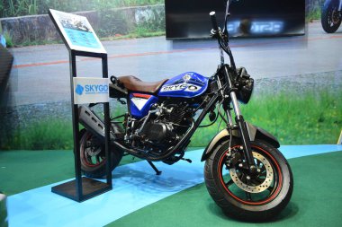 Pasay, PH - 25 Mart - 25 Mart 2023 tarihinde Filipinler 'in Pasay kentinde İç Yarış Bisiklet Festivali' nde gökyüzü midillisi. Inside Racing, Filipinler 'de bir motosiklet yarışması..