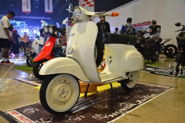 Pasay, PH - 25 Mart - Vespa motosiklet yarışları 25 Mart 2023 tarihinde Pasay, Filipinler 'de gerçekleştirildi. Inside Racing, Filipinler 'de bir motosiklet yarışması..